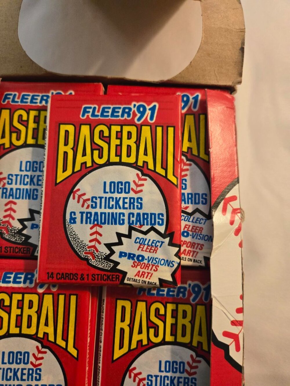 1991 Fleer Baseball Sealed Box. 36 Packs. Logo Stickers & Classic Cards - Picture 7 of 7